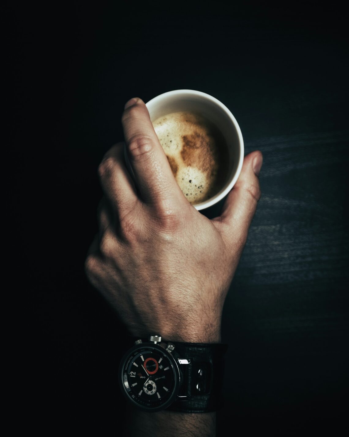 Męski poranek i poranna rutyna bez stałych godzin